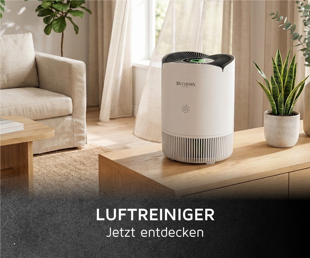 Brandson-Luftreiniger in einem modernen Wohnzimmer, mit einem eleganten weißen Design mit grüner Kontrollleuchte und strukturierter Basis.