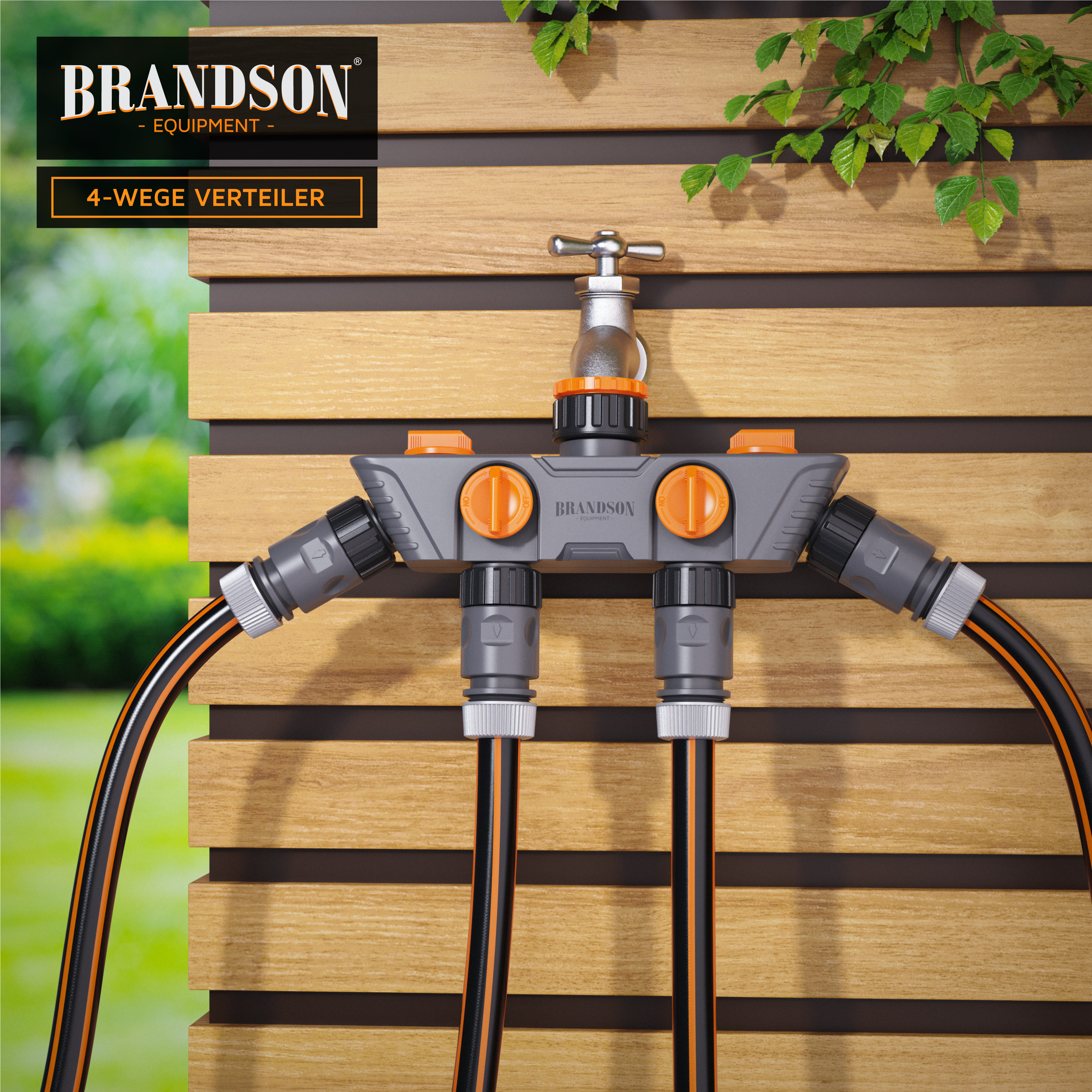 Brandson 4-Wege-Verteiler mit orangefarbenen Knöpfen und grauem Gehäuse, montiert an einer Holzwand, mit mehreren Schlauchanschlüssen.
