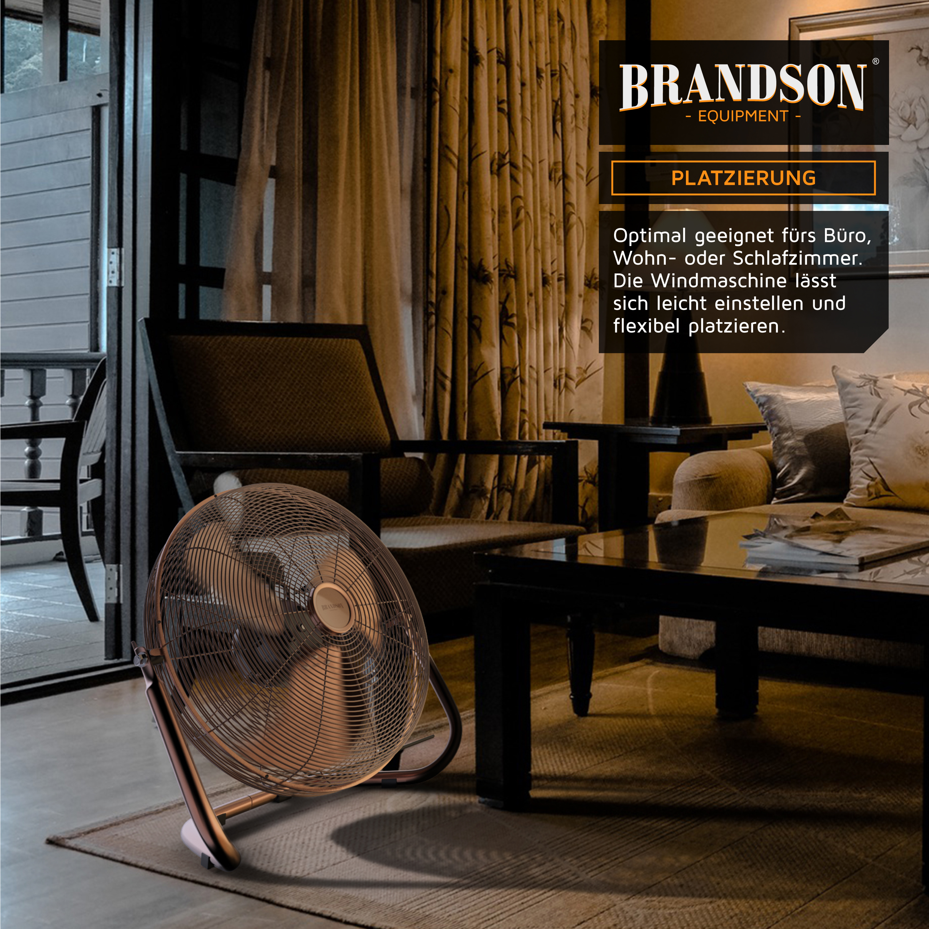 Brandson Windmaschine in einem Wohnzimmer, mit einem stabilen Standfuß und einem modernen Design, optimal für flexible Platzierung.