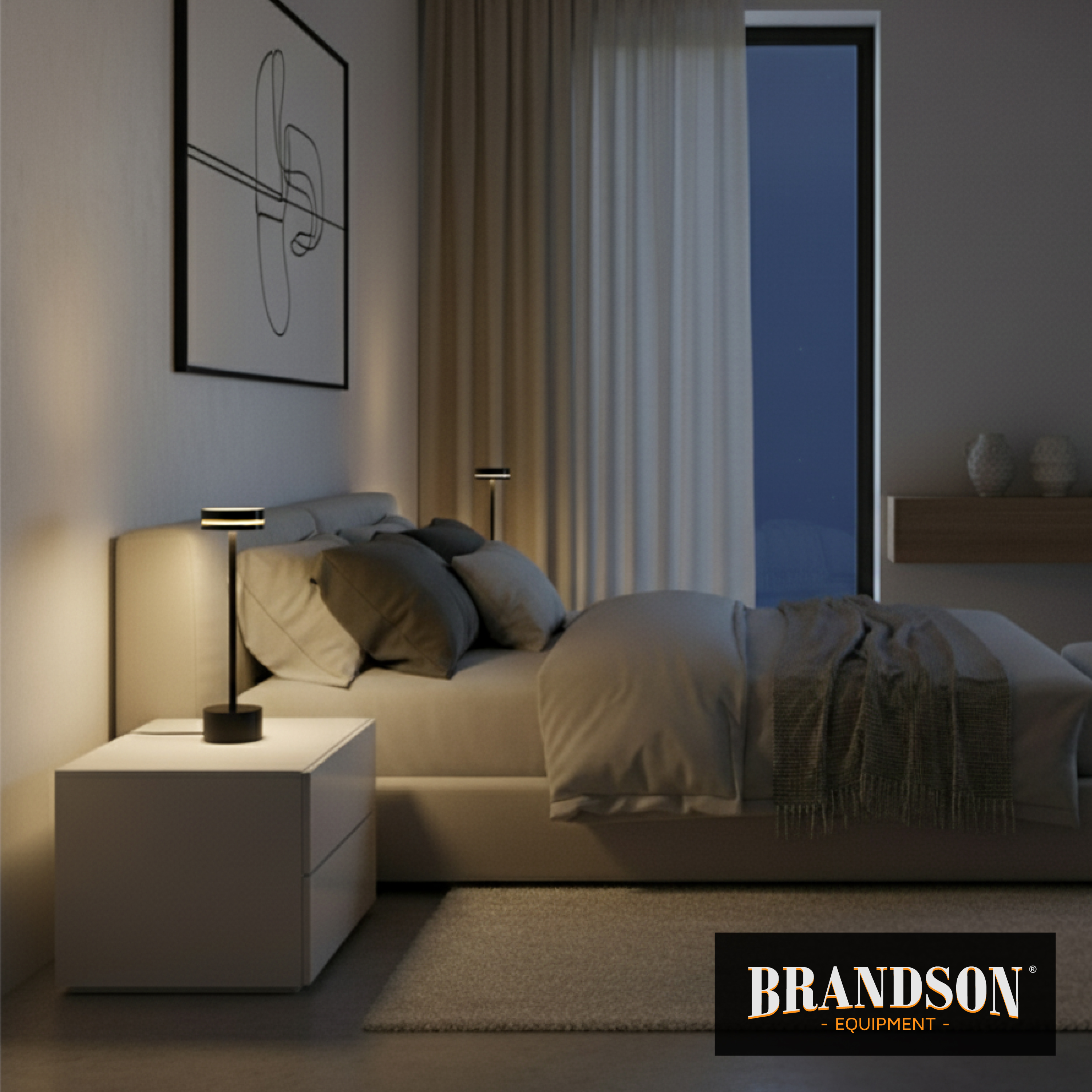 Brandson-Nachttischlampe mit elegantem schwarzem Design, beleuchtet in einem gemütlichen Schlafzimmerambiente, mit moderner Ästhetik und sanfter Beleuchtung.