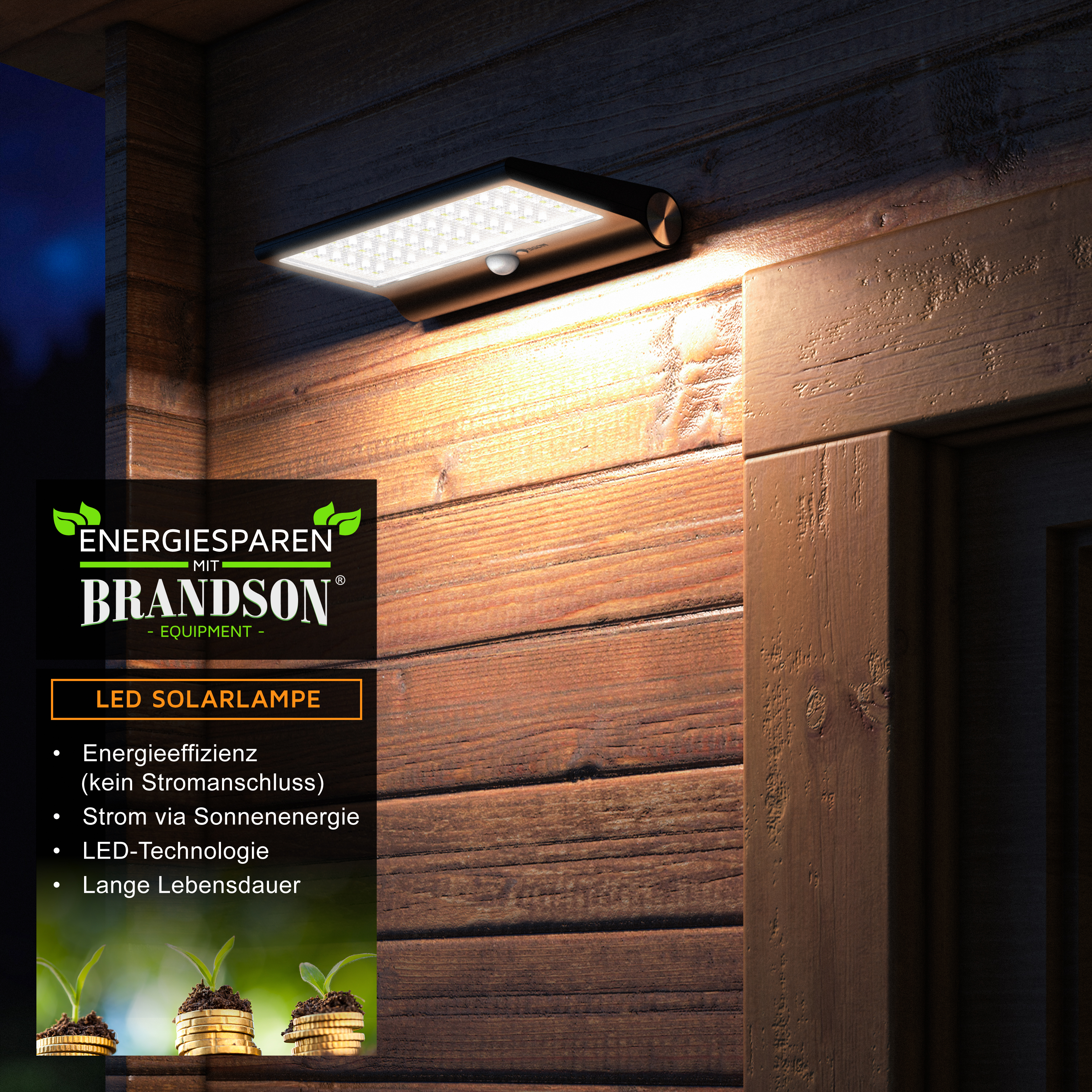 An einer Holzwand montierte LED-Solarlampe von Brandson mit elegantem schwarzem Design und hellen LED-Leuchten für den Außenbereich.