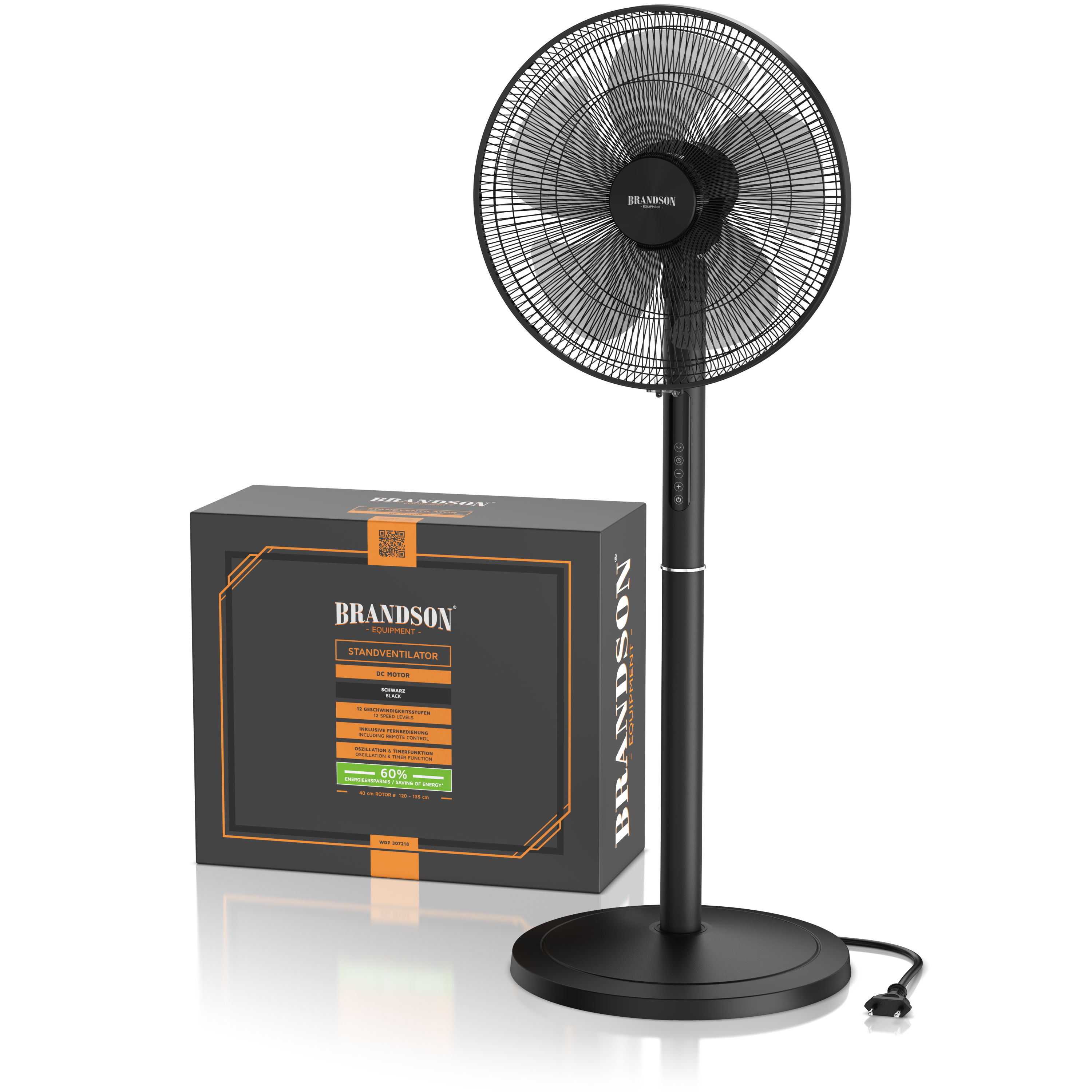 Brandson Standventilator in Schwarz mit stabilem Standfuß, Bedienfeld und Verpackung im Hintergrund.