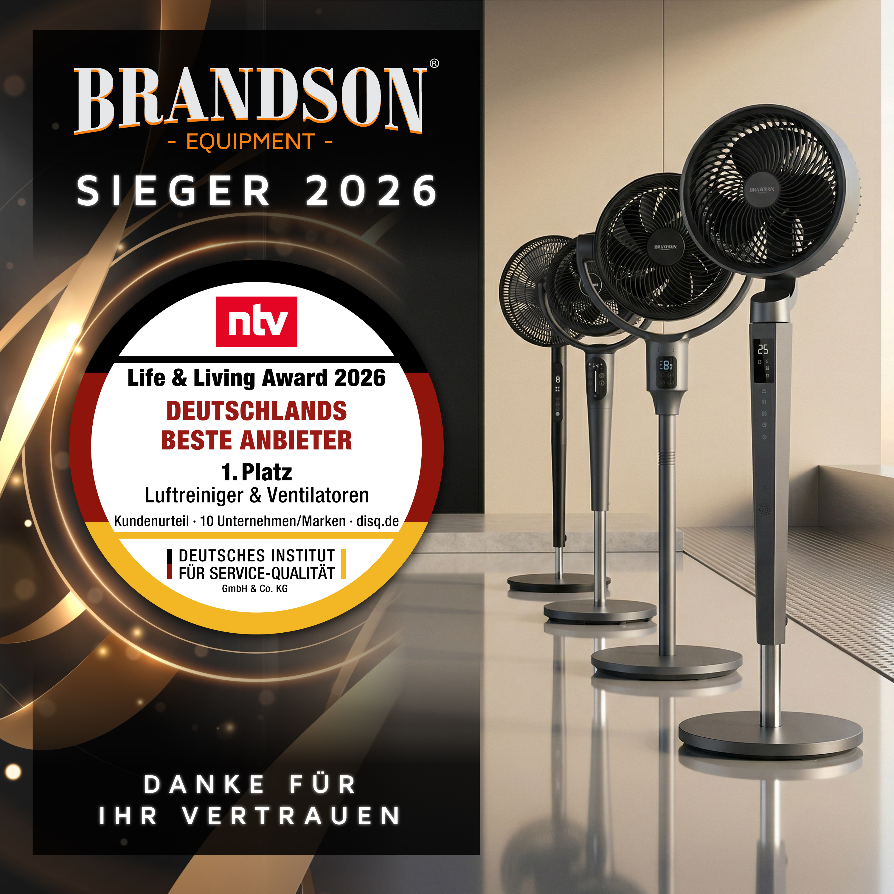 Standventilator von Brandson mit schlankem Design, schwarzer Farbe, Digitalanzeige und Fernbedienung, präsentiert in einem modernen Innenambiente.