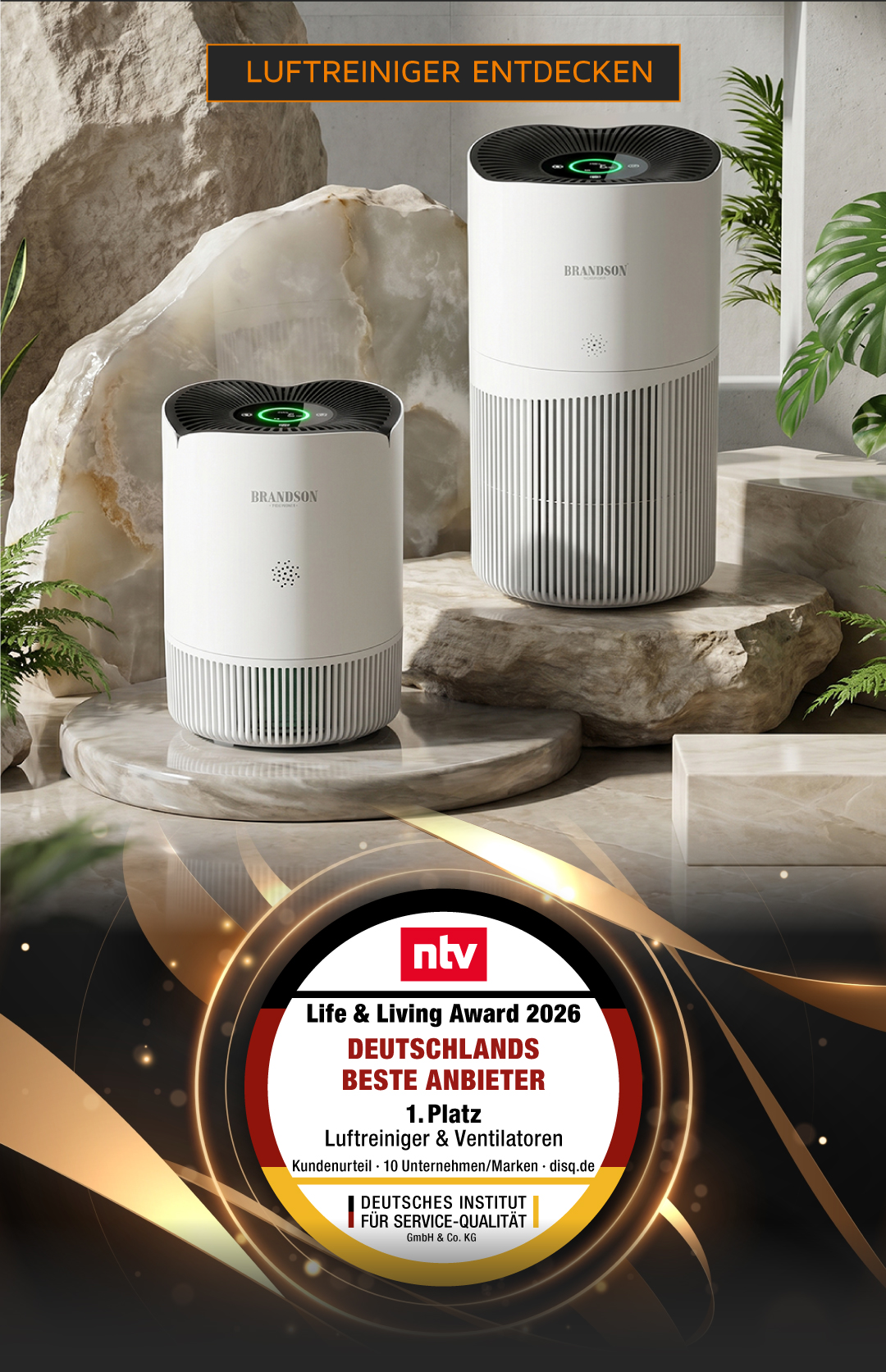 Brandson Luftreiniger in Weiß mit runder Oberseite und vertikalen Rillen, abgebildet auf einem modernen Hintergrund mit Steinen.