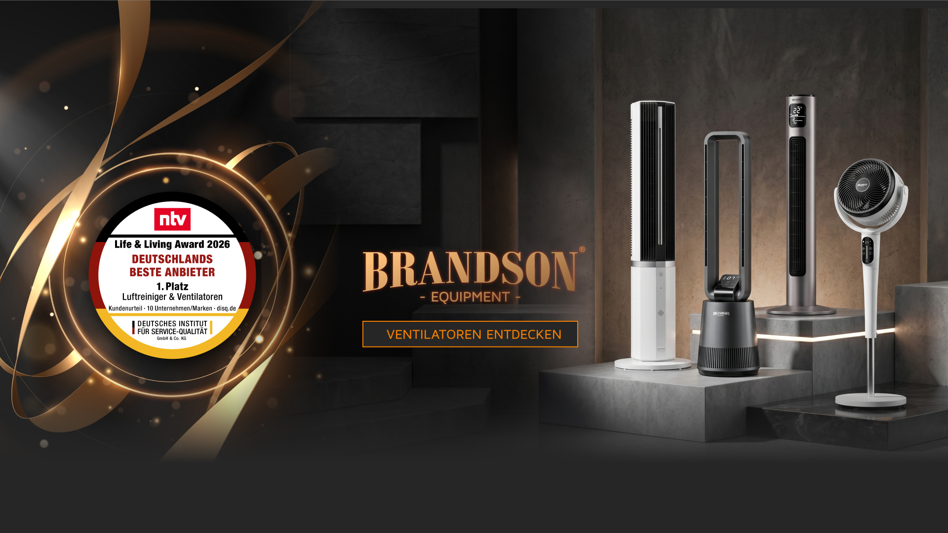 Brandson Turmventilator im modernen Design, schwarz und weiß, mit Bedienfeld und Fernbedienung, auf einem stilvollen Untergrund.