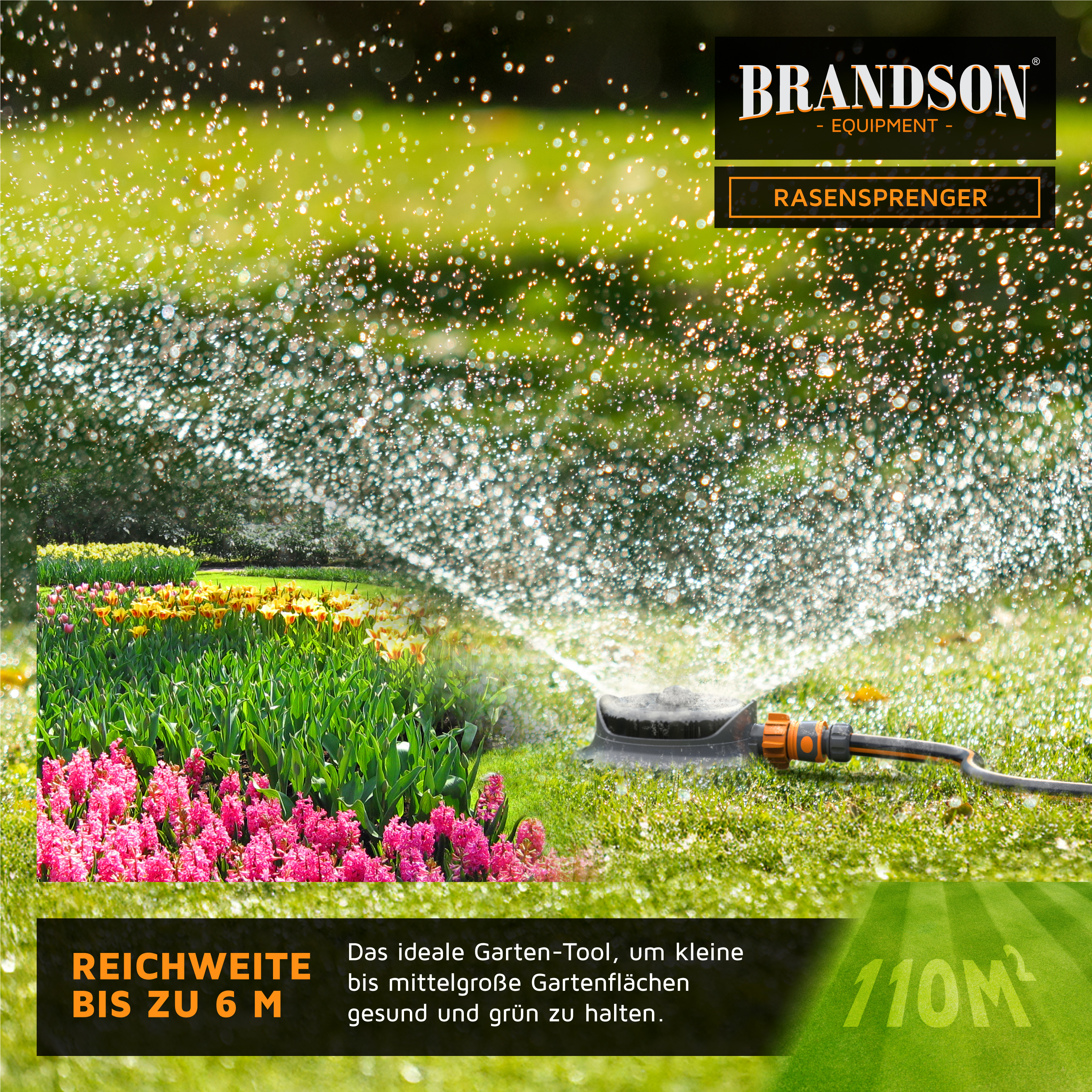 Brandson Rasensprenger mit breiter Sprühfläche, ideal für kleine bis mittelgroße Gartenflächen, im Einsatz mit blühenden Pflanzen.