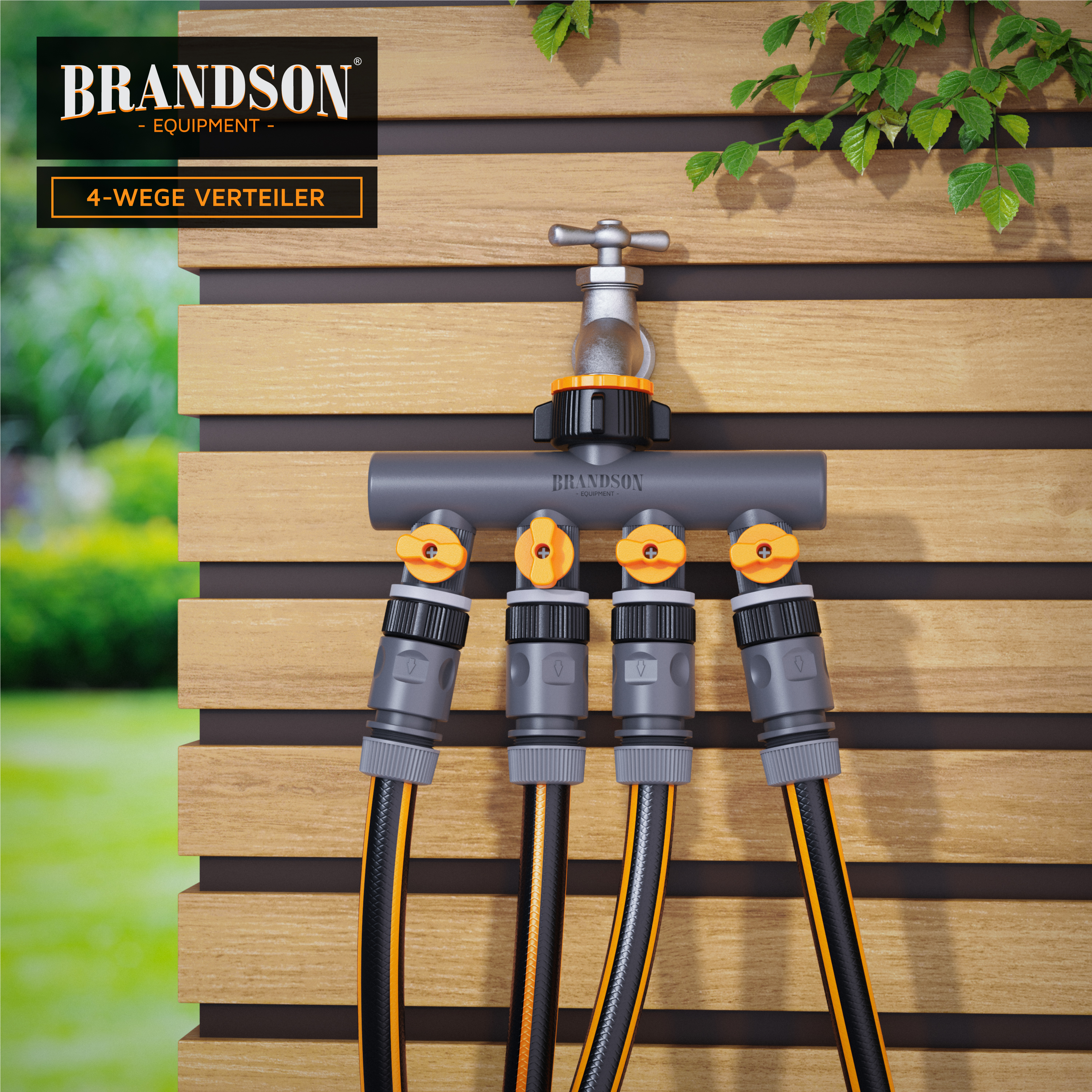 Brandson 4-Wege-Verteiler mit vier verstellbaren Ausgängen, graues Gehäuse, orangefarbene Knöpfe, montiert an einer Holzwand, geeignet für den Gartengebrauch.