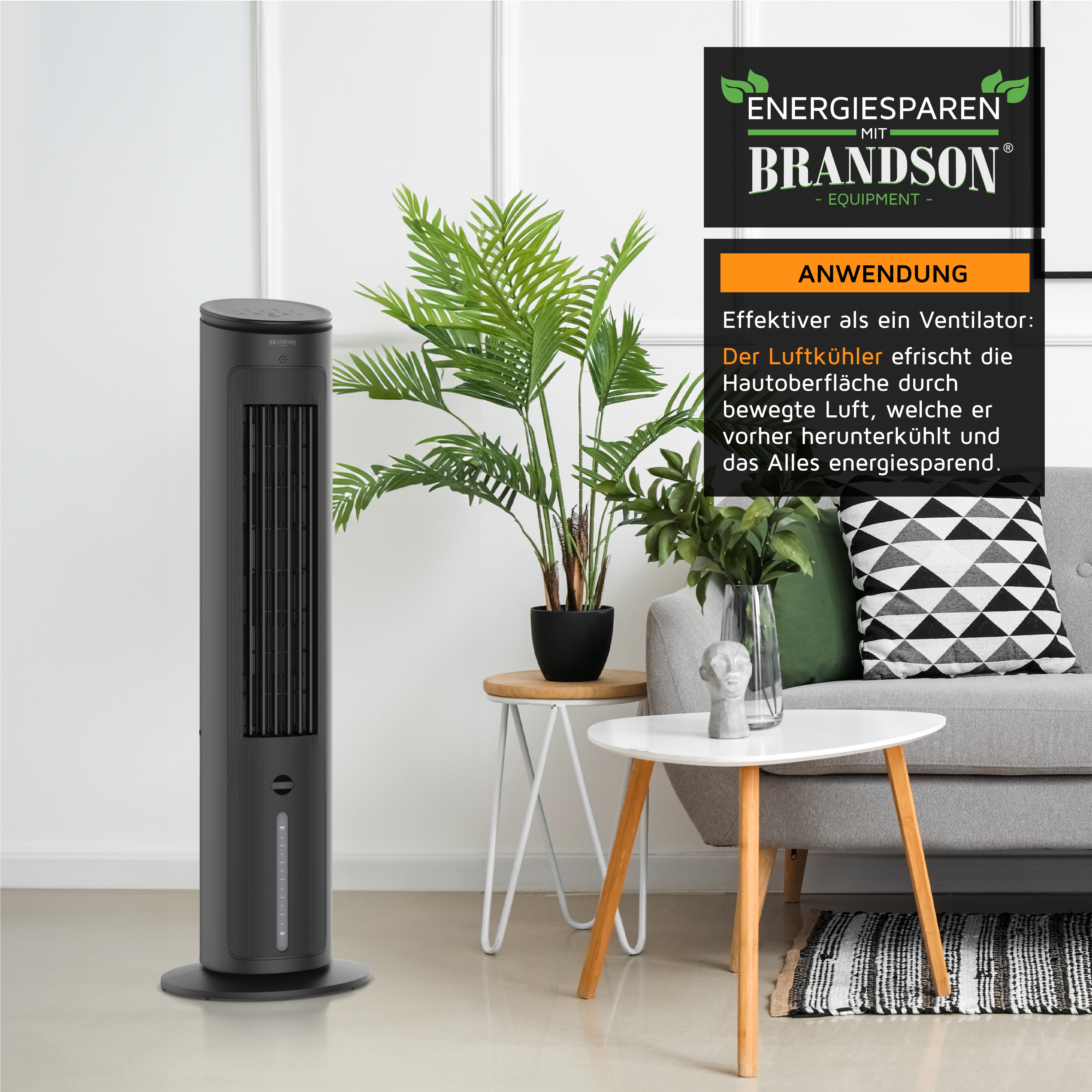 Brandson Turmventilator in Schwarz mit elegantem Design und Bedienfeld, platziert in einem modernen Wohnzimmer.
