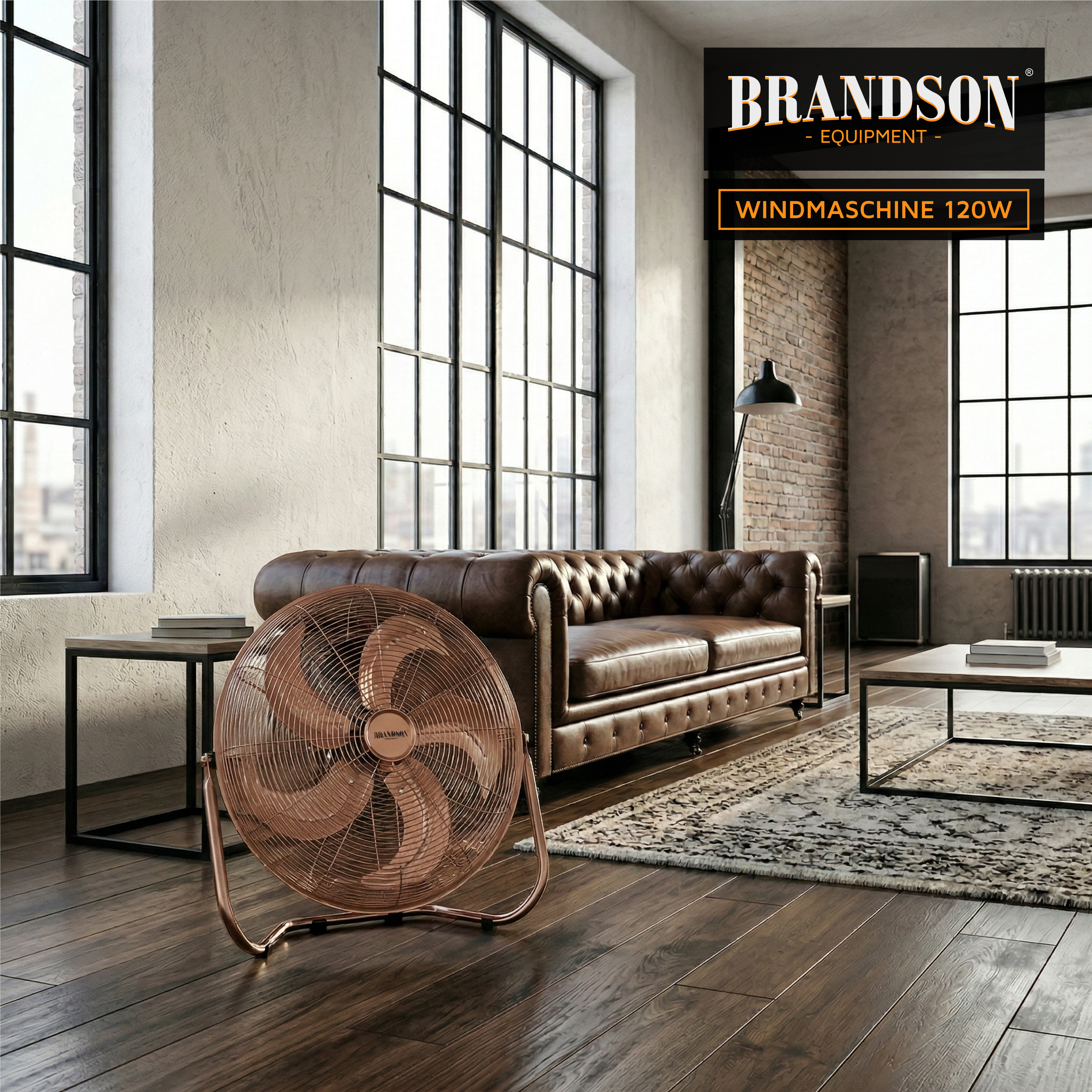 Brandson Windmaschine in Kupferfarbe mit stabiler Metallkonstruktion, auf einem Holzfußboden in modernem Wohnraum platziert.